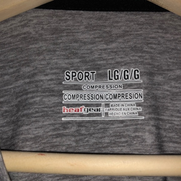 ‼️ SOLD ‼️ NWOT Gray Nike T-Shirt - Picture 3 of 3